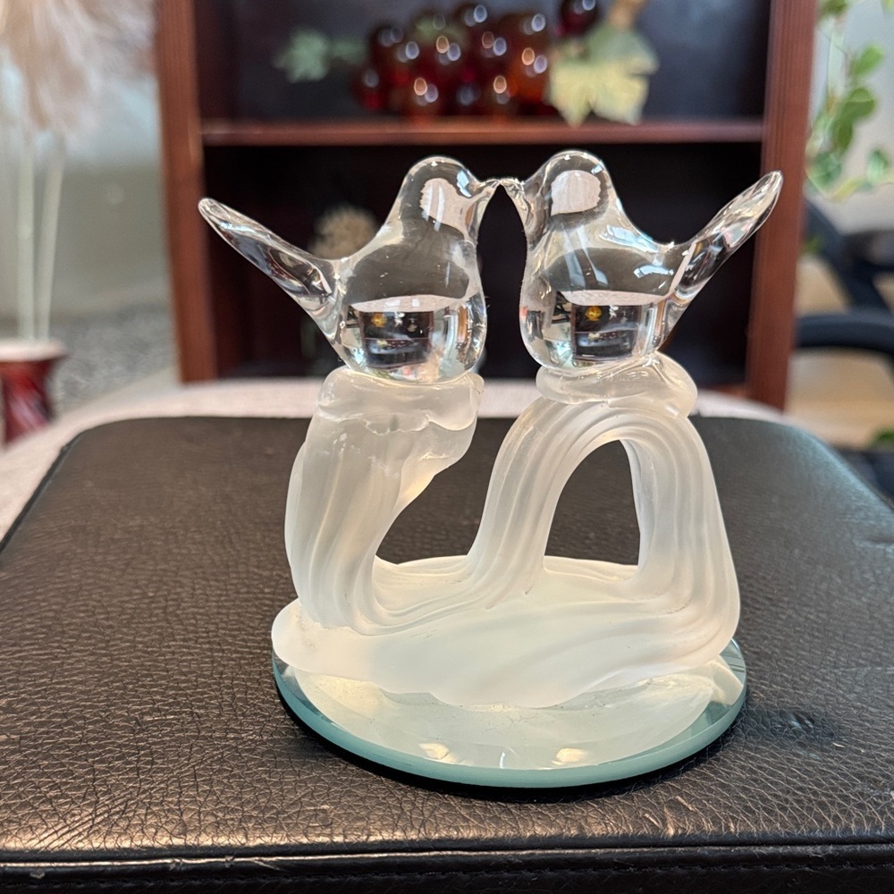 Elegant Frosted Glass Lovebirds Sculpture